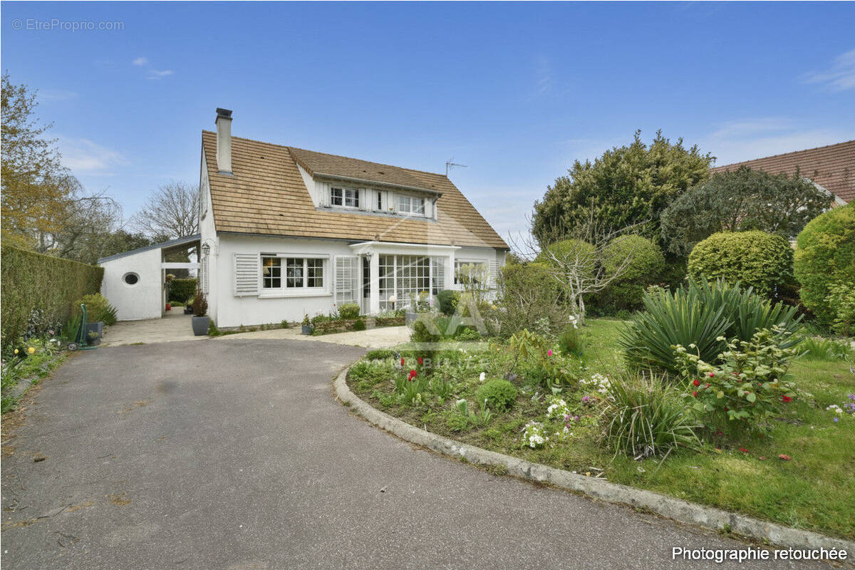 Maison à LE TREMBLAY-SUR-MAULDRE