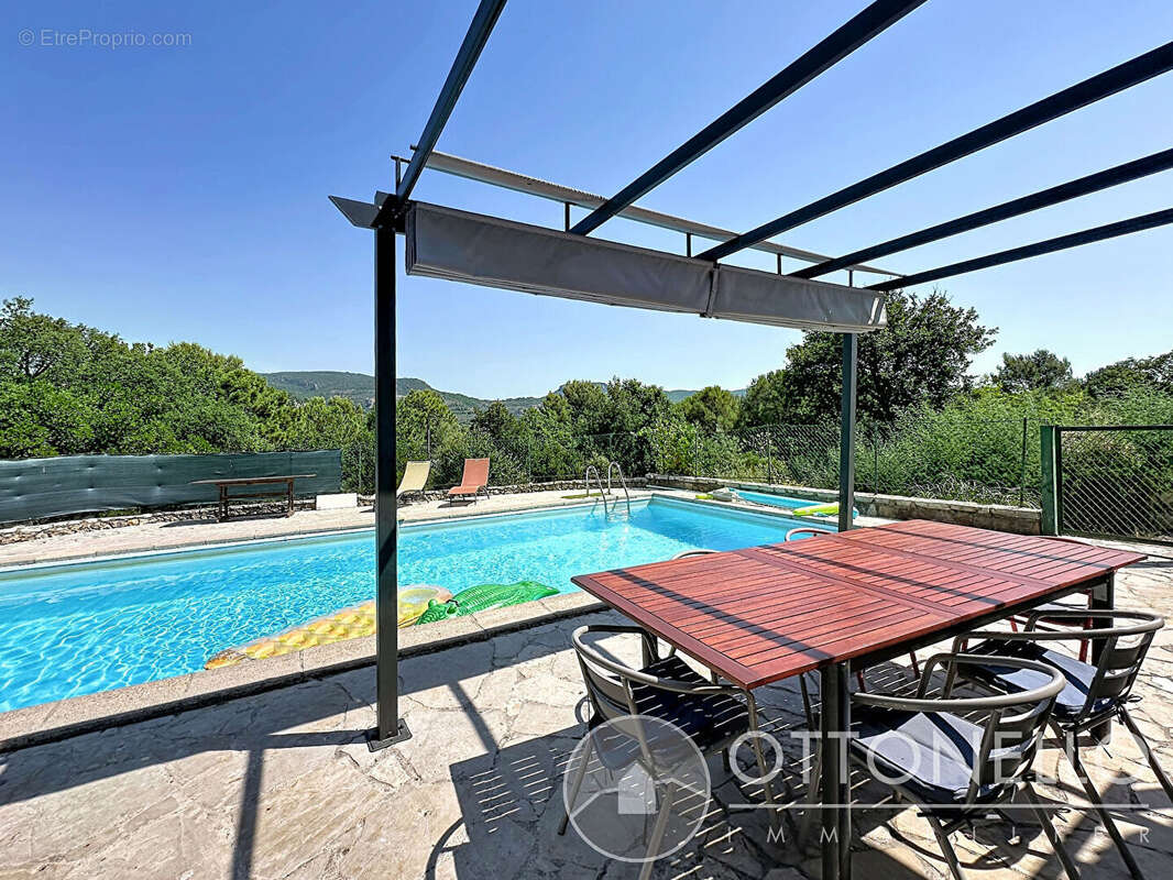 Maison à ROQUEBRUNE-SUR-ARGENS