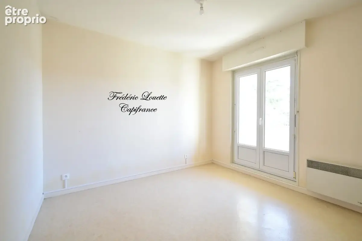 AY-CHAMPAGNE – Appartement T3 avec balcon, ascenseur et grenier, dans une résidence calme et sécurisée - photo 6