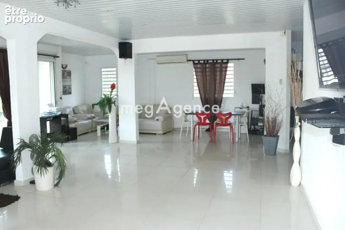 Villa 5 pièces 134 m² Guimanmin Matoury - photo 12