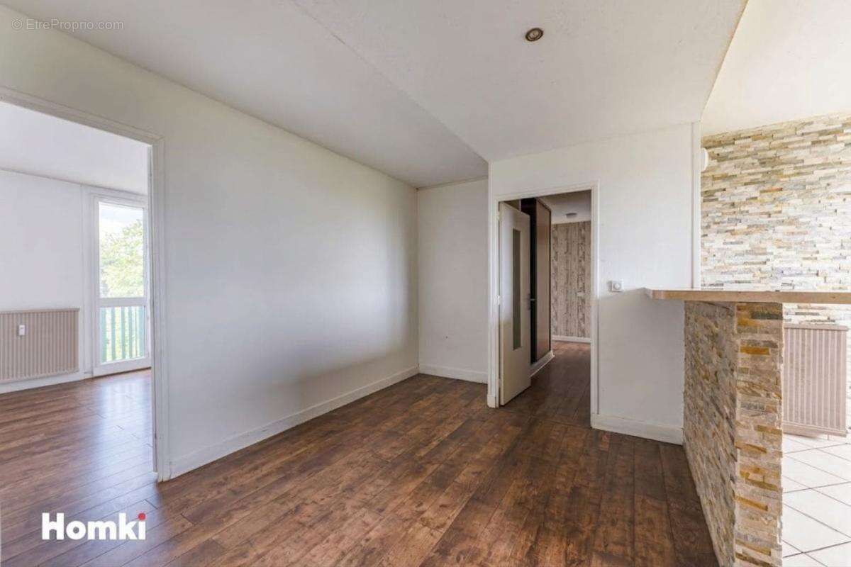 Appartement à PIERRE-BENITE