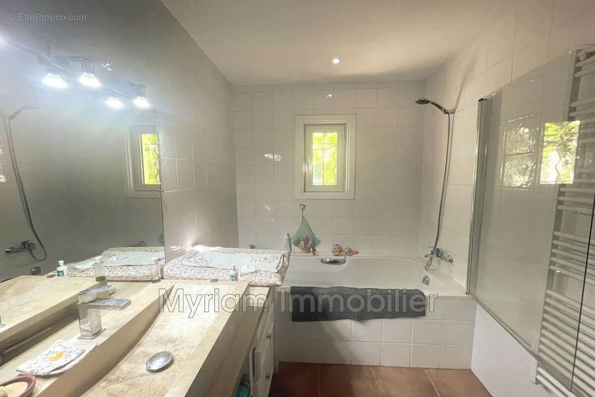 Maison 106 m² à Fayence  - photo 8