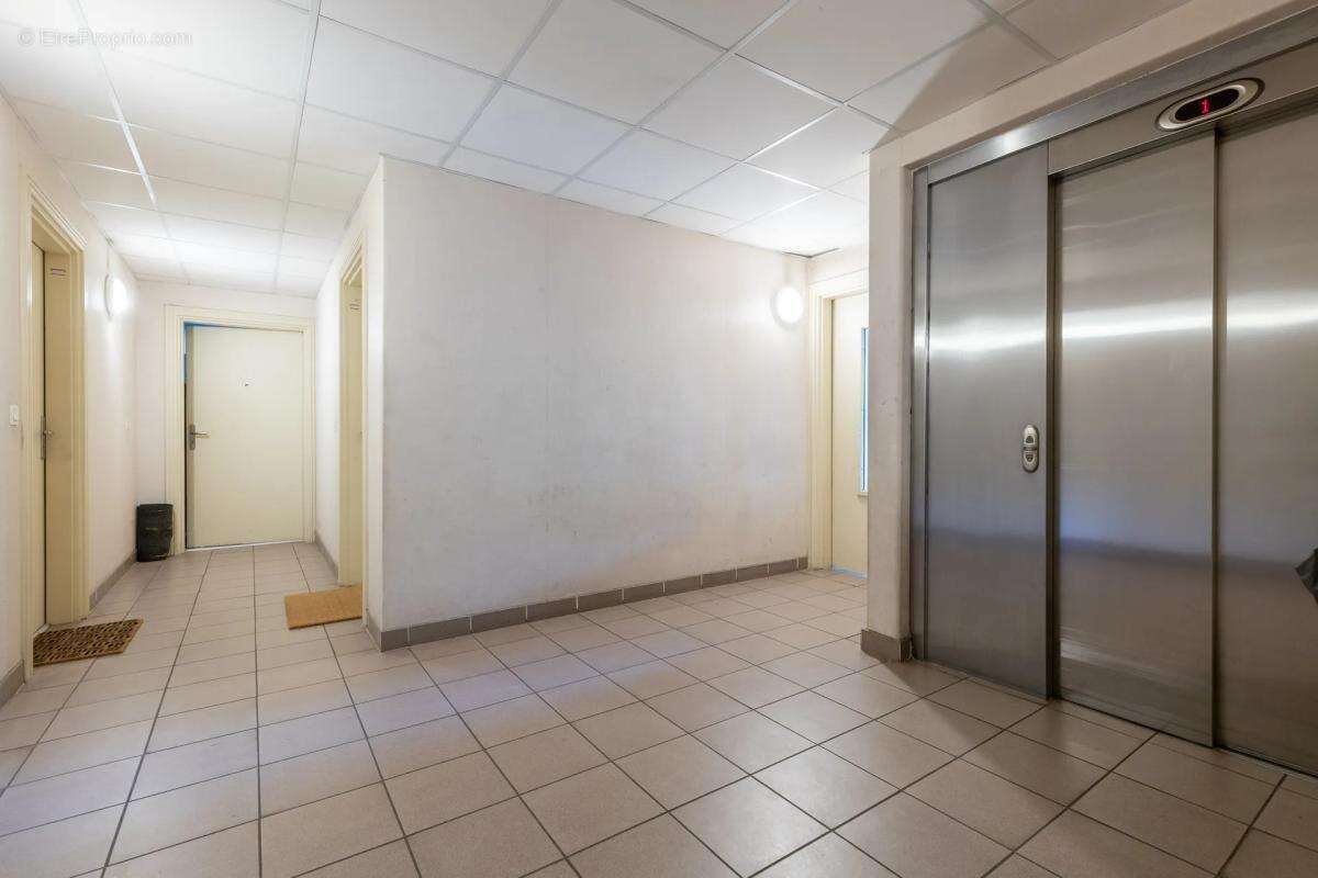 ROUSSET – Appartement T3 avec terrasse et garage sécurisé - photo 7