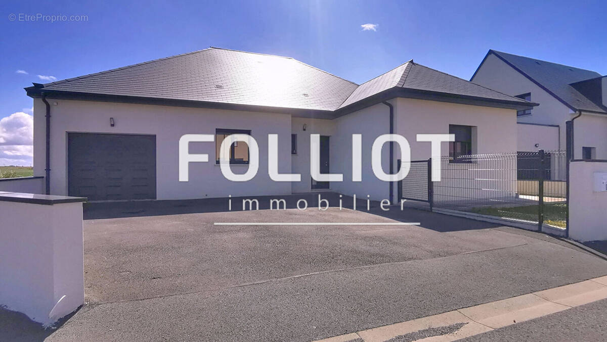 Maison à SAINT-MARTIN-DE-FONTENAY