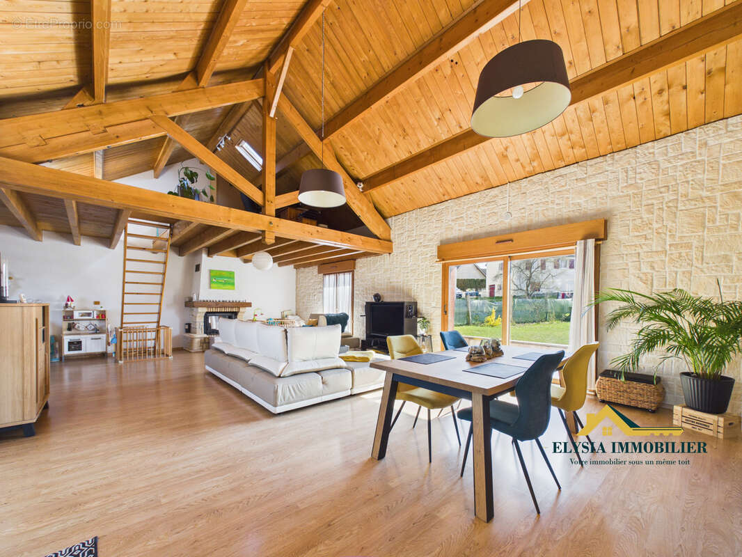 Maison à CHAUDENEY-SUR-MOSELLE