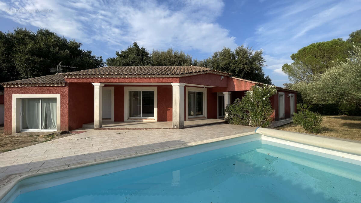 Maison à COLLIAS