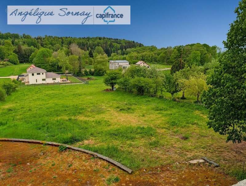 Maison familiale rénovée partiellement avec grange et vastes espaces – Jura BONLIEU - photo 5