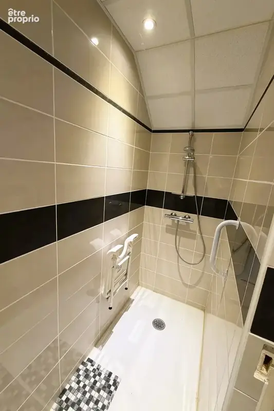 Grande maison de bourg avec nombreuses dépendances   Idéal investisseurs - photo 9