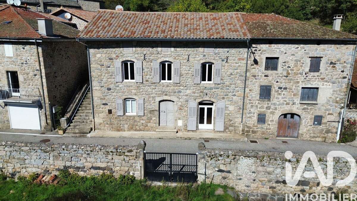 Maison 137 m² à Lachapelle-Sous-Chaneac  - photo 3
