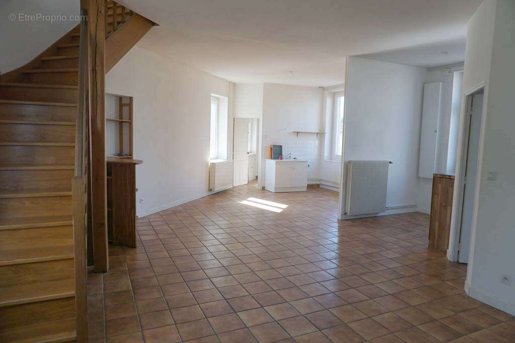Appartement à CHAROLLES