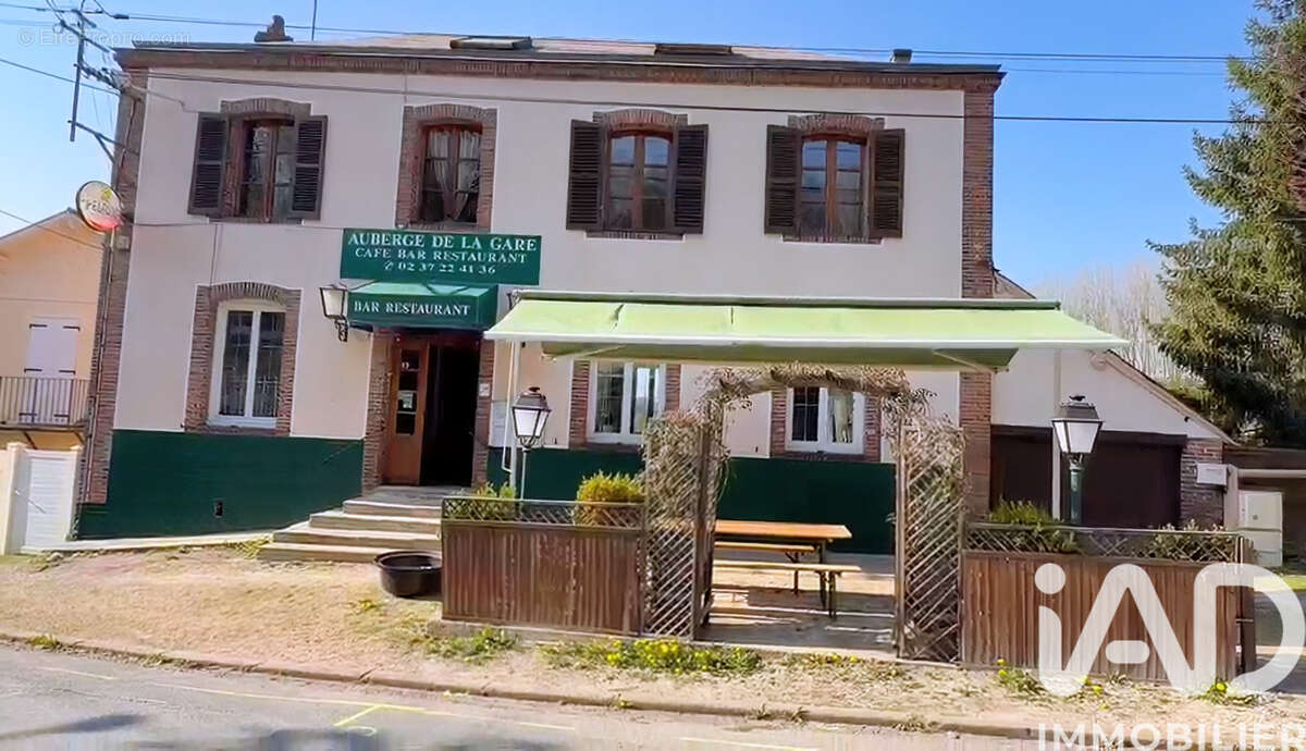 Photo 1 - Commerce à JOUY