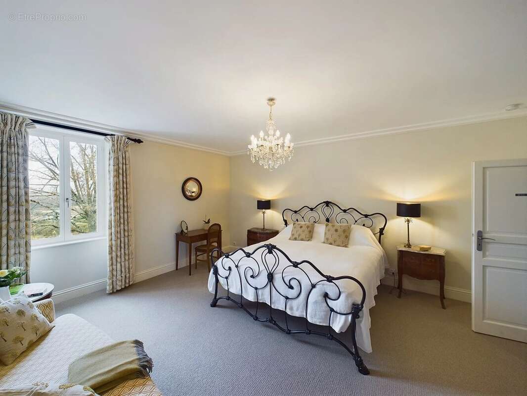 Maison à CAHUZAC-SUR-VERE