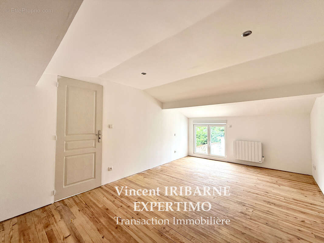 Maison à BURIE