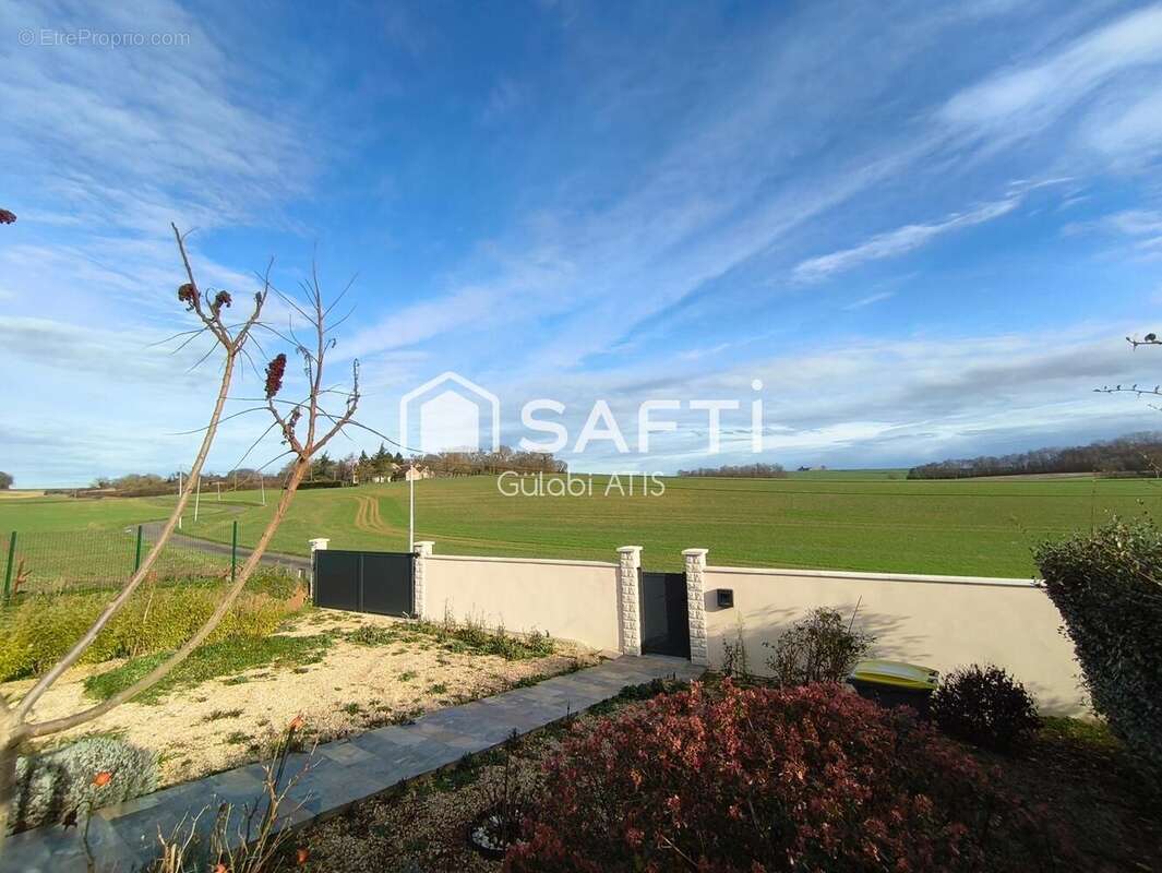 Photo 3 - Maison à SALINS