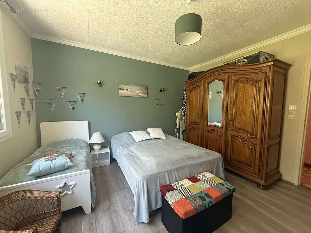 Maison à SAINT-OUEN-LE-HOUX