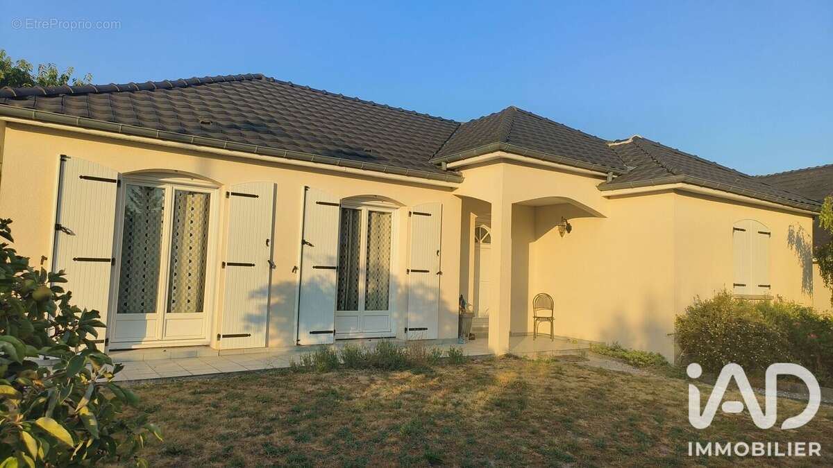 Maison 98 m² à Saint-Pouange  - photo 2