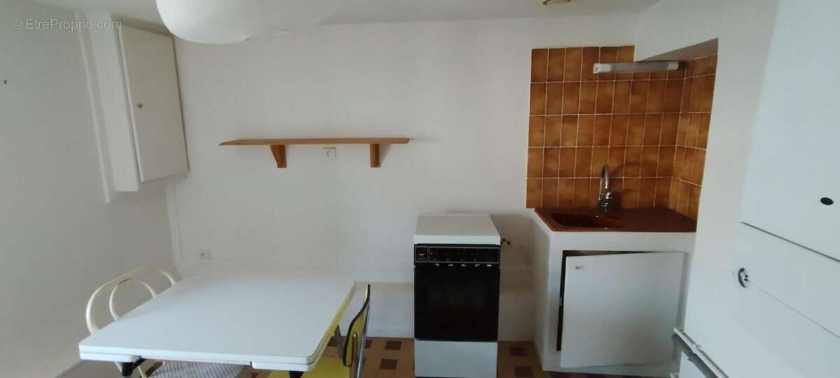 21000 DIJON - Appartement Grand 2 pièces (1 chambre) 34.81 m2 Quartier des Halles + 2 greniers aménageables 30 M² - photo 2