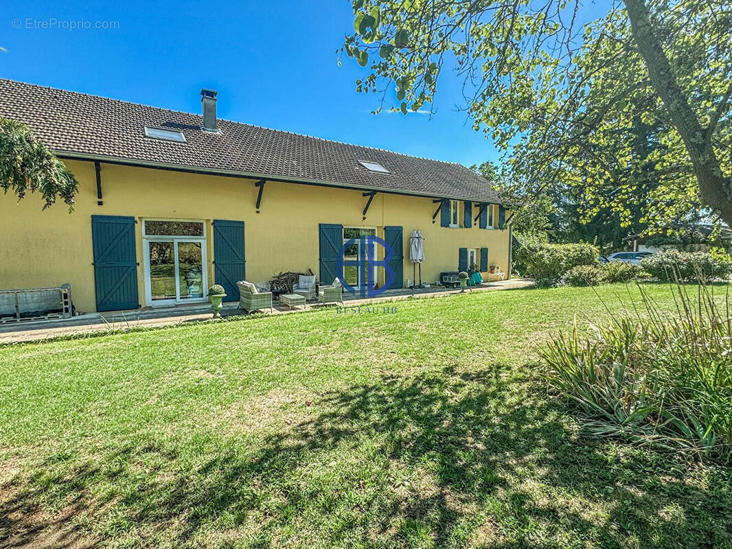 Maison à FAVERGES-DE-LA-TOUR