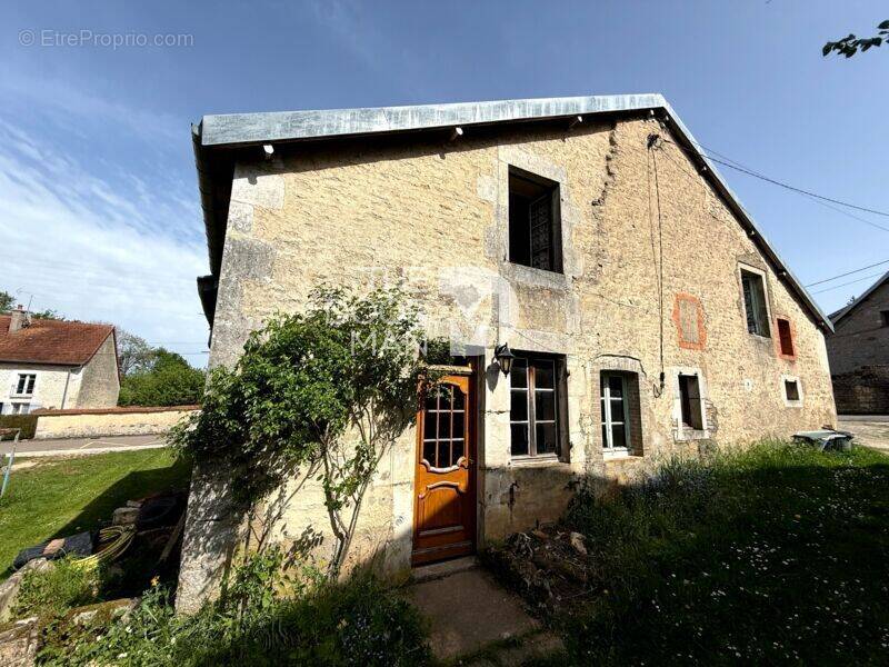 Maison à MARNAY-SUR-MARNE