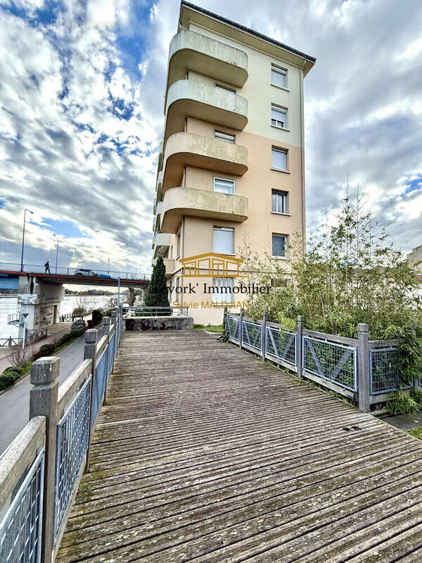 façade immeuble - Appartement à GUILHERAND-GRANGES
