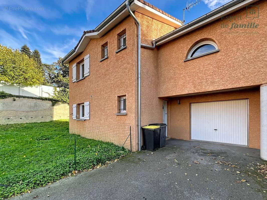 MEYZIEU, Au calme, agréable maison familiale de 105 m², - photo 15