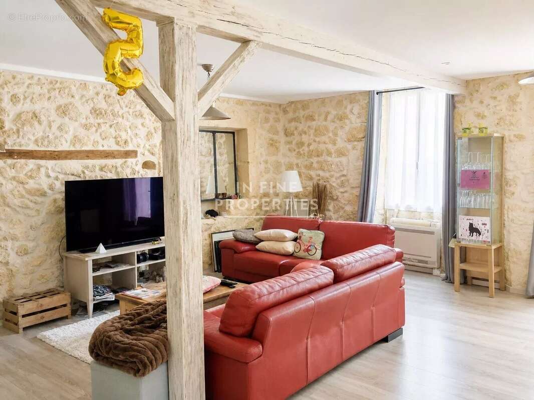 Maison à SAINTE-CROIX-DU-MONT