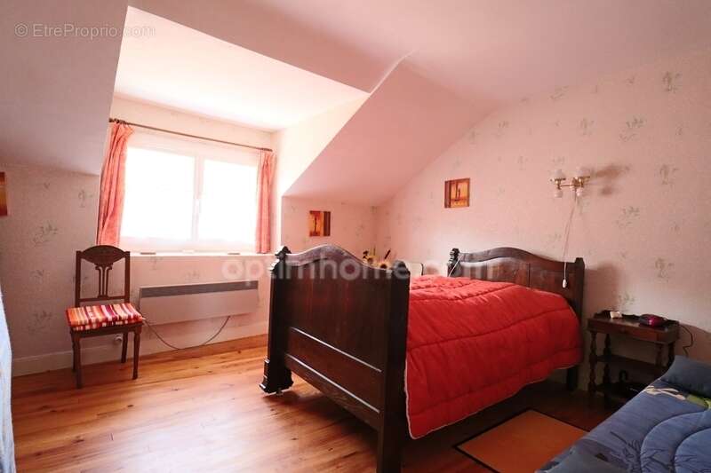 Maison à SAINT-LEGER-MAGNAZEIX