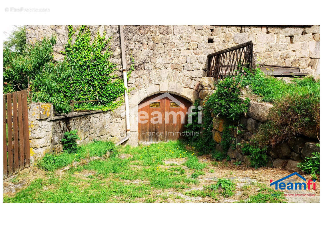 Maison 140 m² à Saint-Pal-De-Mons  - photo 9