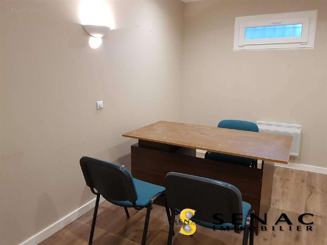 Commerce à BEAUCHAMP