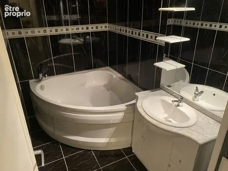 Appartement 93 m² à Saint-Etienne  - photo 6