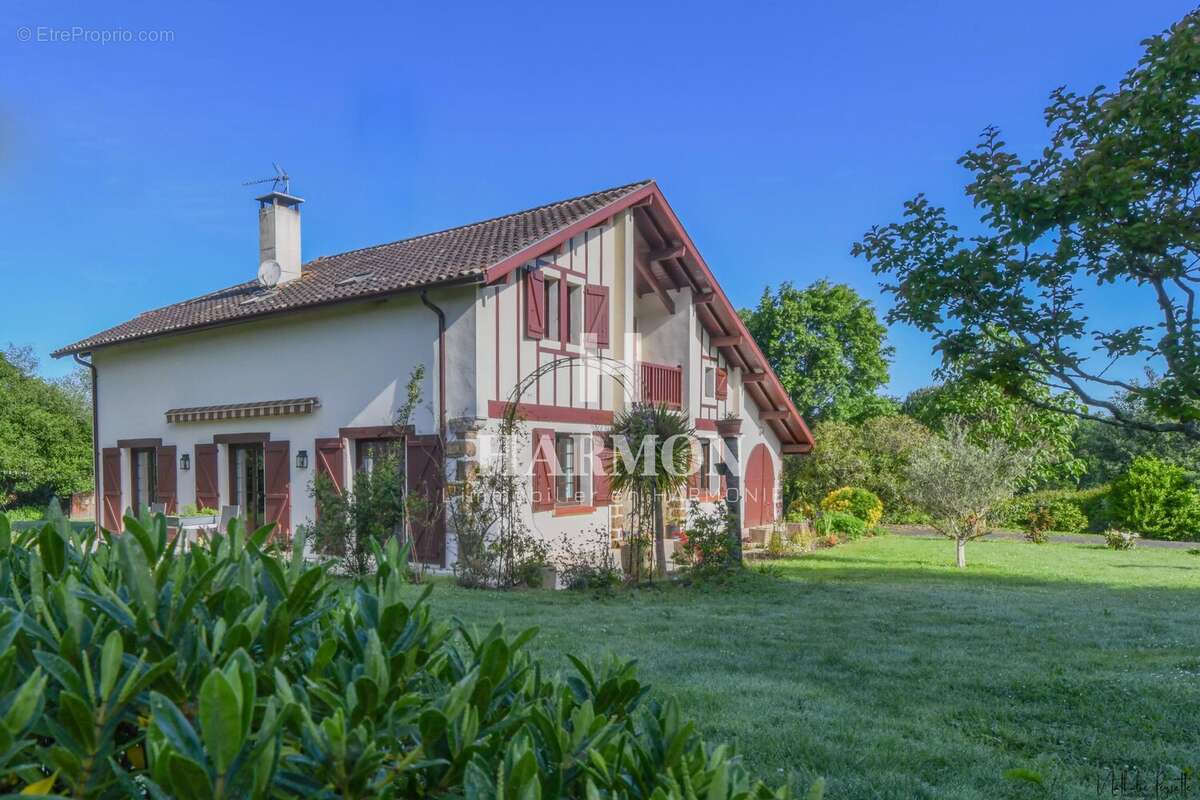 Maison à CASTAGNEDE