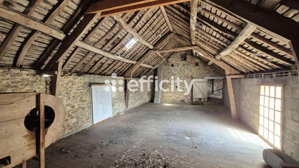 Maison à LE MOLAY-LITTRY