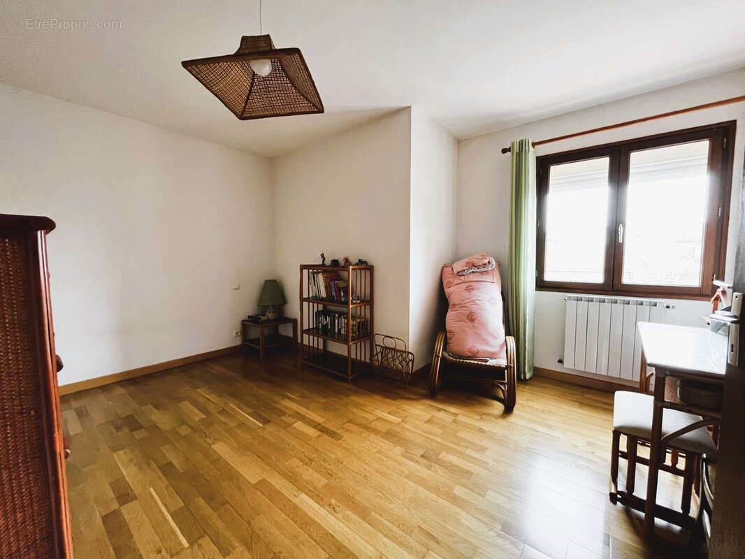 Maison à SAINT-LAURENT-DE-LA-SALANQUE