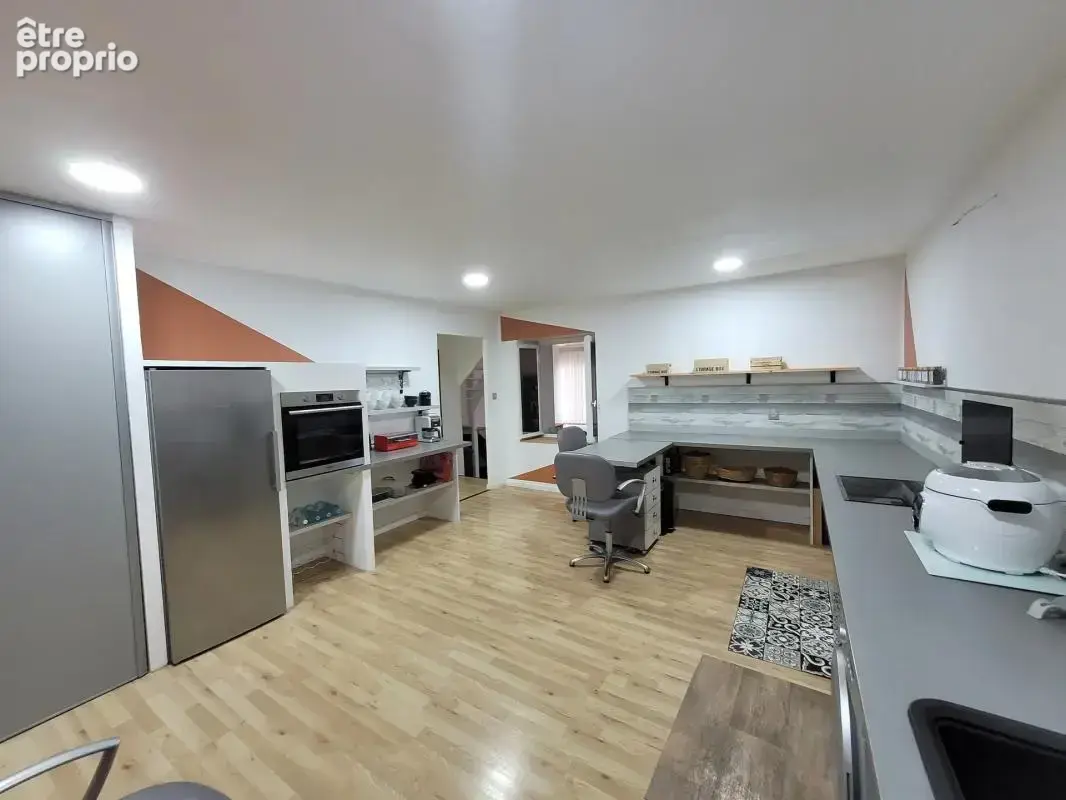 Maison de 5 pièces de 220 m² à Les Portes du Coglais - photo 6