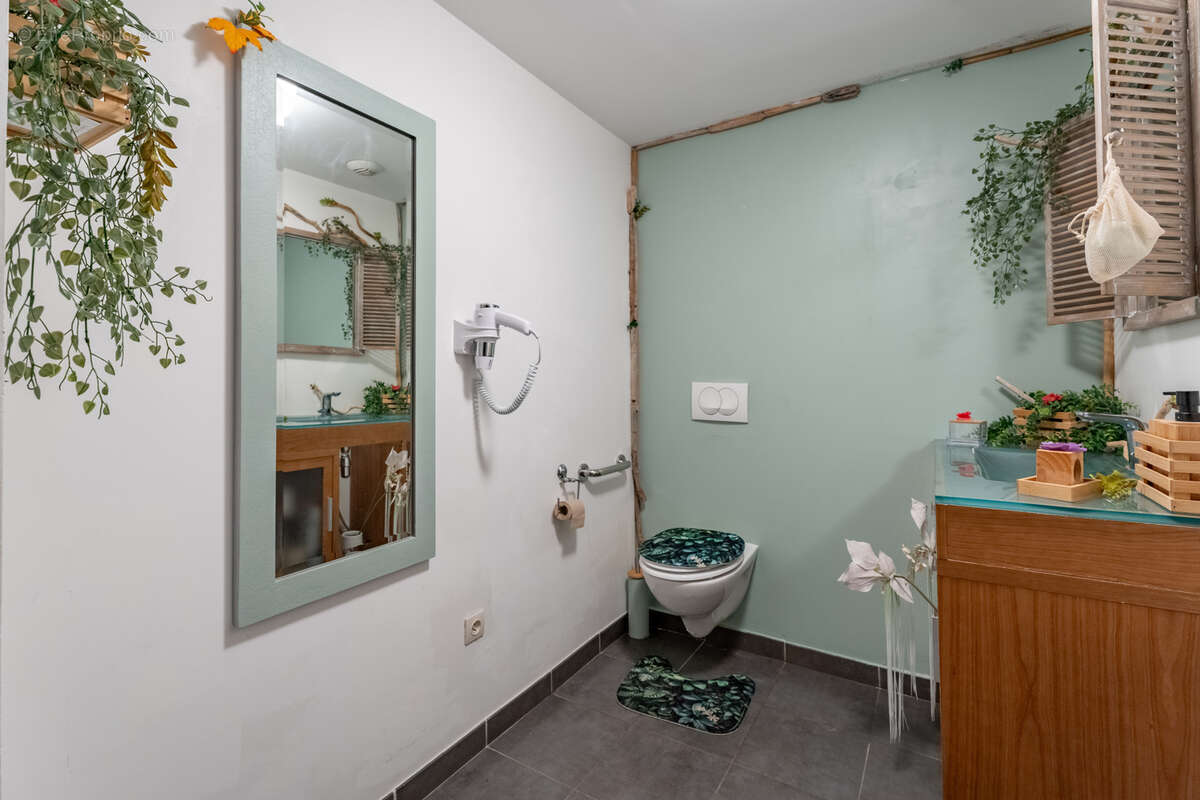 Commerce à CARRY-LE-ROUET