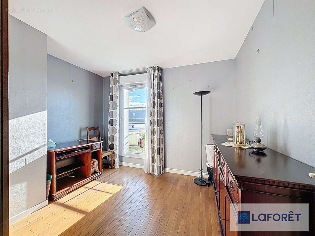 Appartement à LE PLESSIS-TREVISE