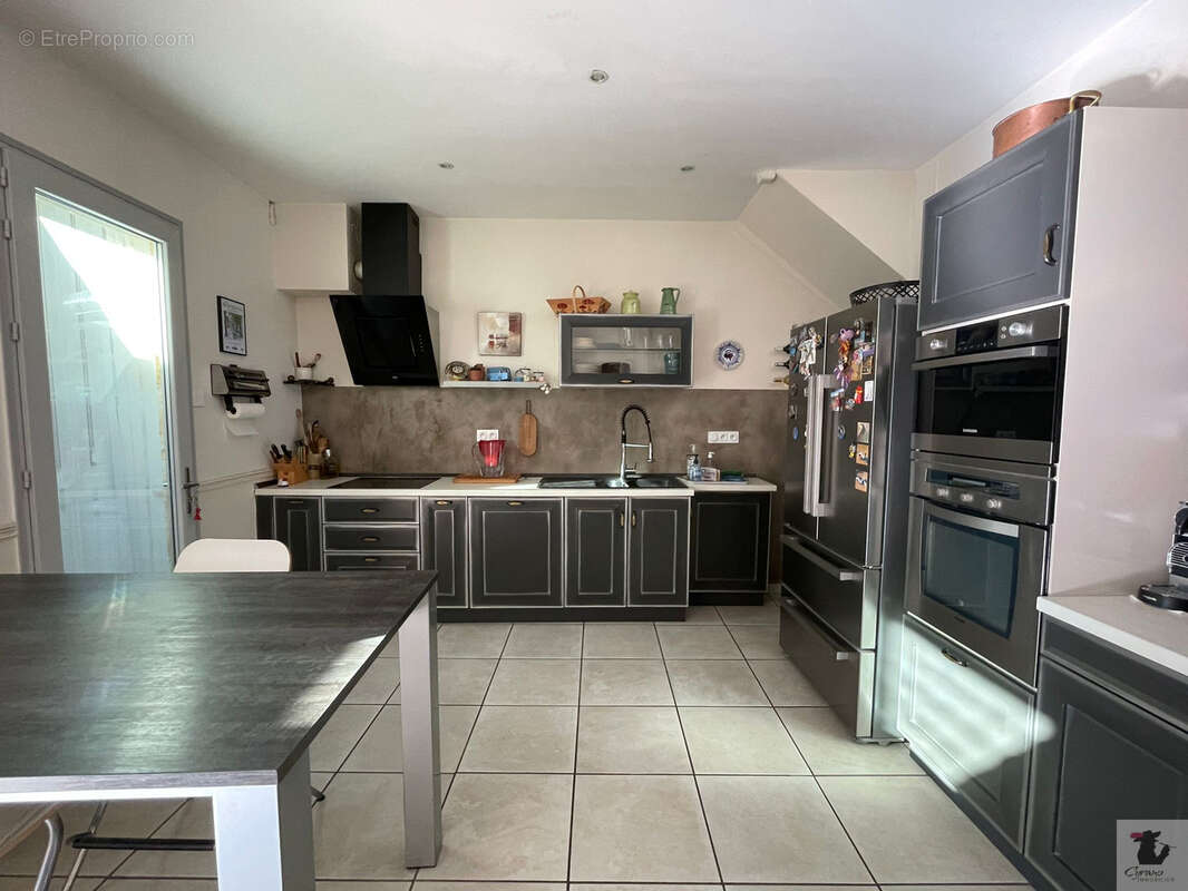 VIAGER / Maison de 190 m2 RESTAUREE  en plein coeur de BERGERAC, place parking privée - photo 5