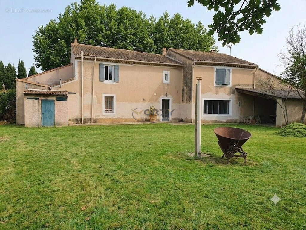 Maison 200 m² à Saint-Remy-De-Provence  - photo 3