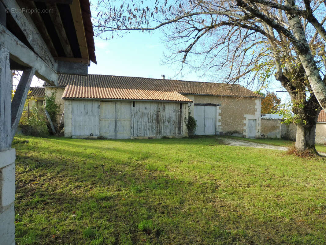 Riberac proche commerces, belle vue - photo 2
