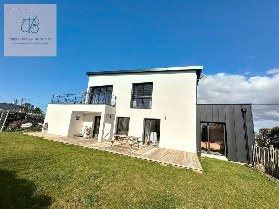 Maison à PLOUGONVELIN