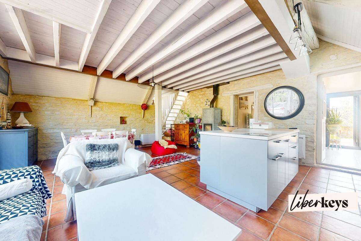 Belle propriété quercynoise du XIXe siècle avec pigeonnier, gîte indépendant, piscine et jardin nourricier – Catus (46150) - photo 4