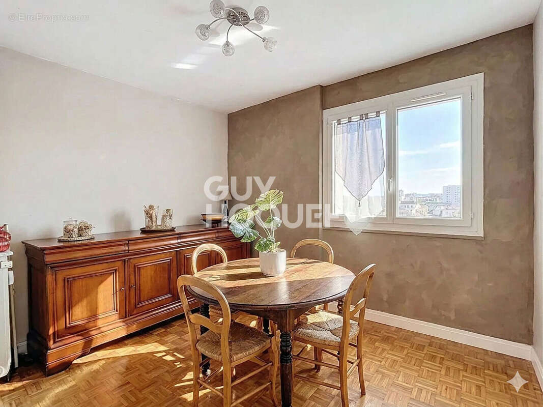 Appartement à OULLINS