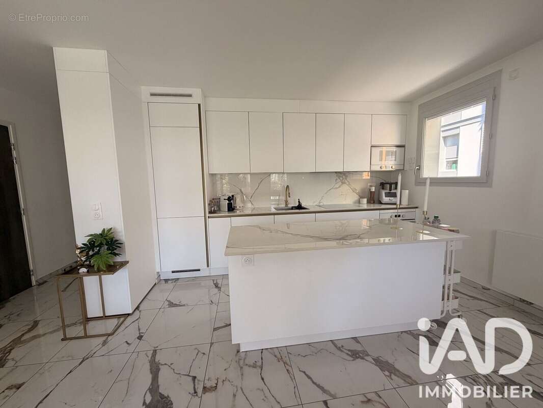 Photo 2 - Appartement à SAINT-GENIS-POUILLY