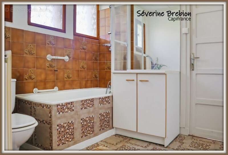 Maison à LA MONNERIE-LE-MONTEL