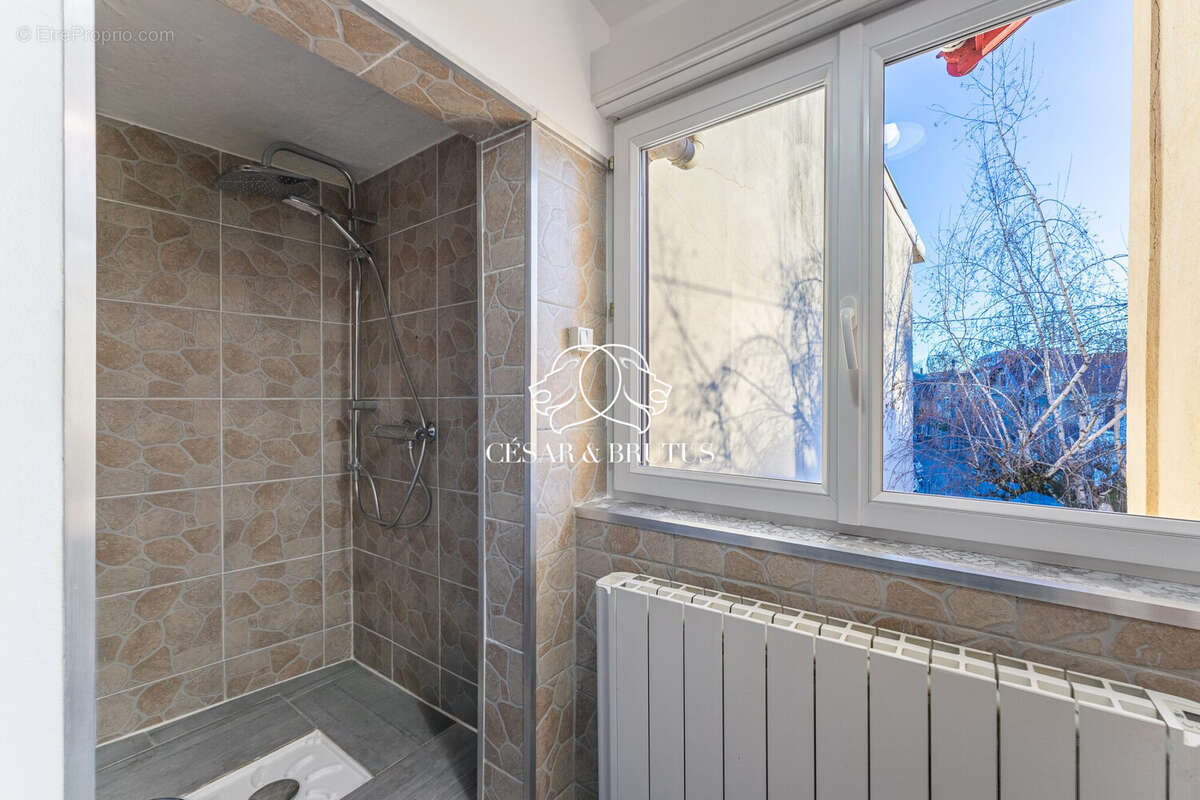 Maison 80 m² à Bron  - photo 9