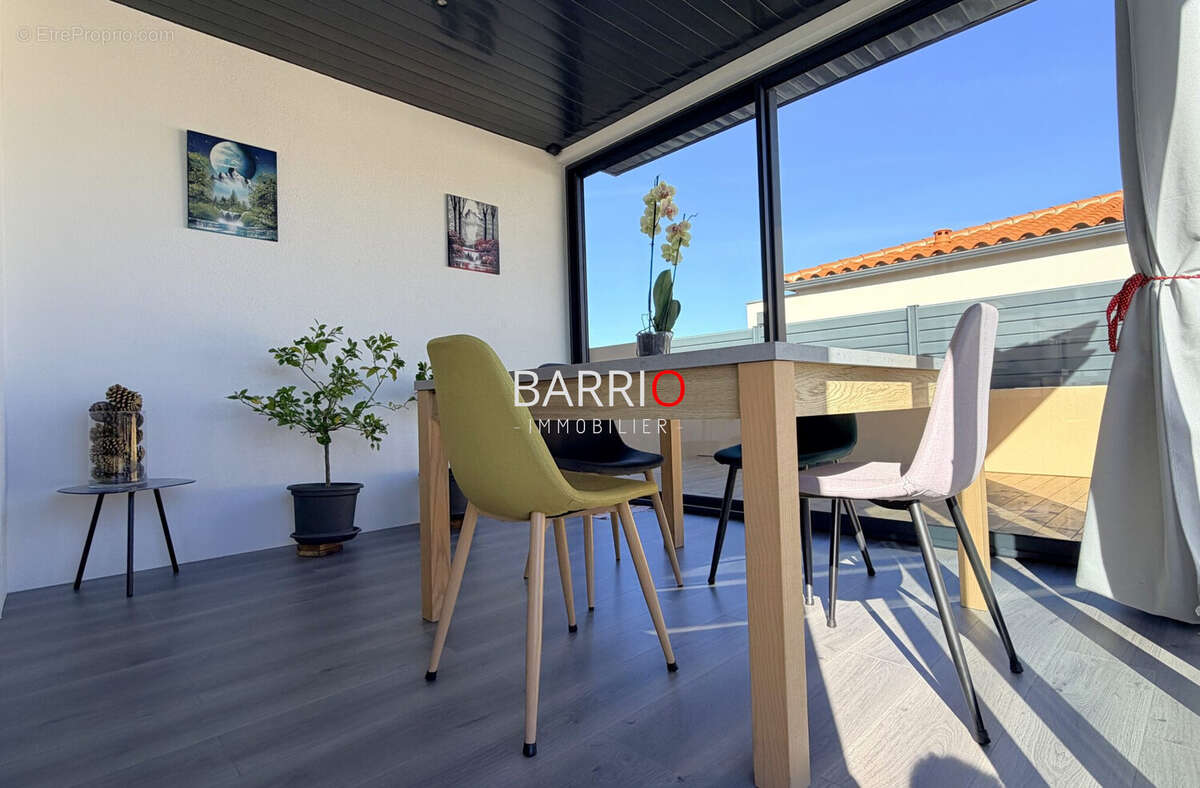 Maison à VILLELONGUE-DELS-MONTS