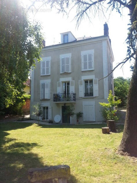 Appartement à CORBEIL-ESSONNES