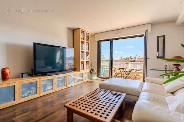 Appartement à SURESNES