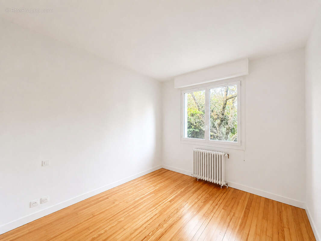 COTE PAVE - Villa T5 de 145m2 + 57 m2 d'annexes - photo 4