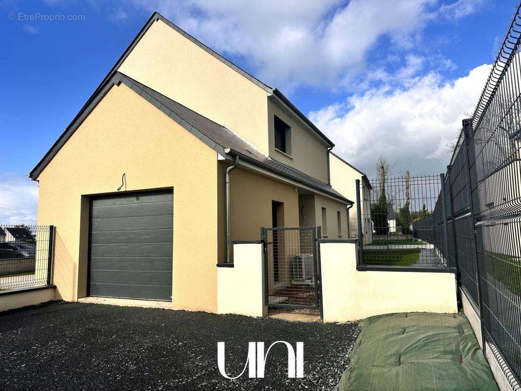 Maison à LONGUES-SUR-MER